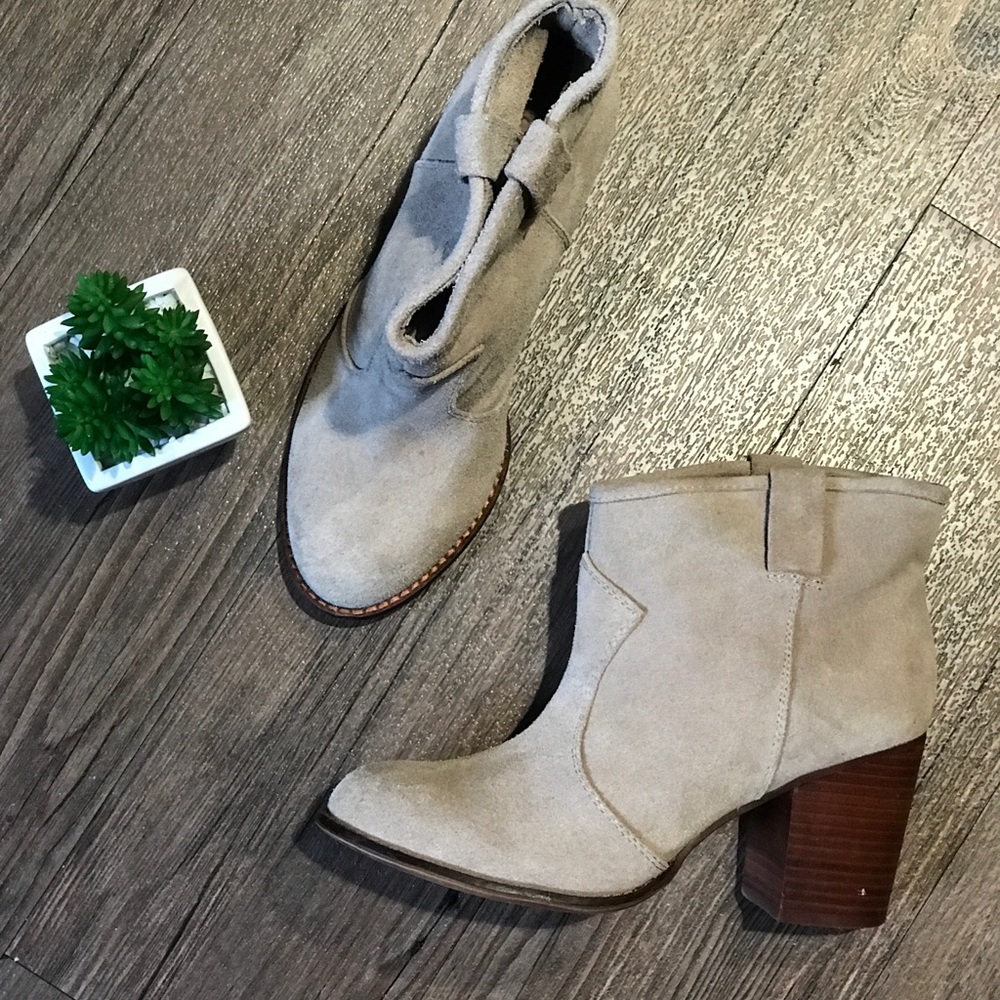 SPLENDID | Lakota Suede Booties | 7.5